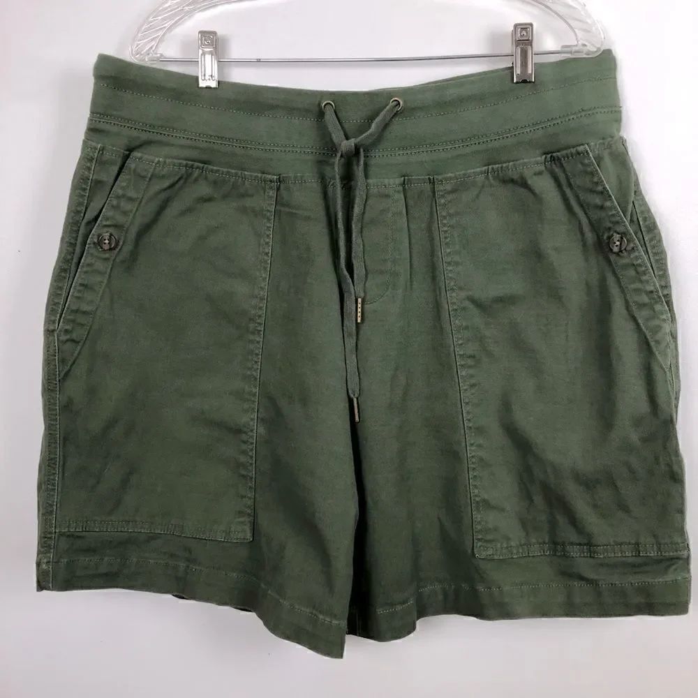 COPY - Tera & Sky 14W Hunter Green Front Tie Shorts!